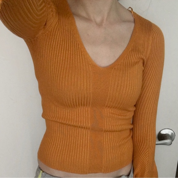 River island ribbed sweater with flute sleeves. Mustard colour. Worn once - Picture 3 of 3